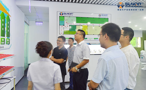 公牛参观兴千田 公牛参观兴千田