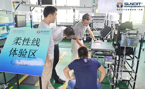 大华参观兴千田 大华参观兴千田