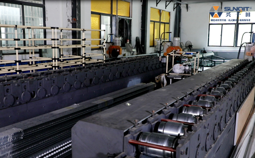 滑轨生产线.jpg 滑轨生产线.jpg