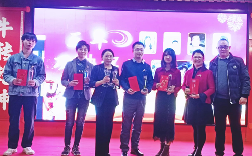 三年功勋奖 三年功勋奖