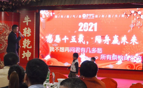 歌曲《把酒倒满》 歌曲《把酒倒满》