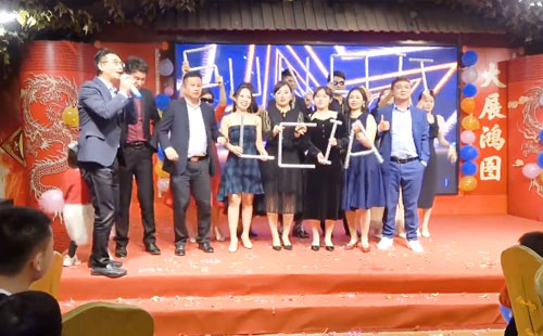 市场部走秀 市场部走秀