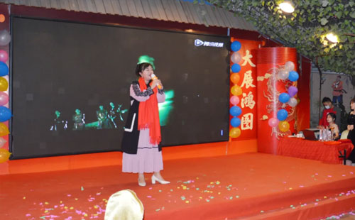 独唱《火苗》 独唱《火苗》