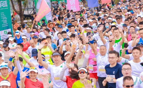 奋斗龙马 |兴千田CEO带领团队参加2023深圳龙华半程马拉松3