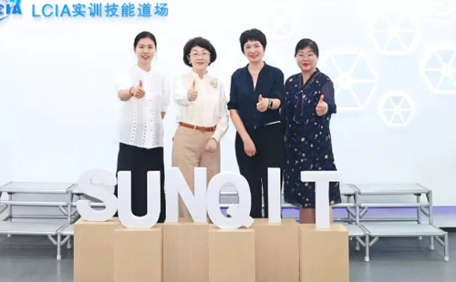 区工商联率队走访兴千田6 区工商联率队走访兴千田6